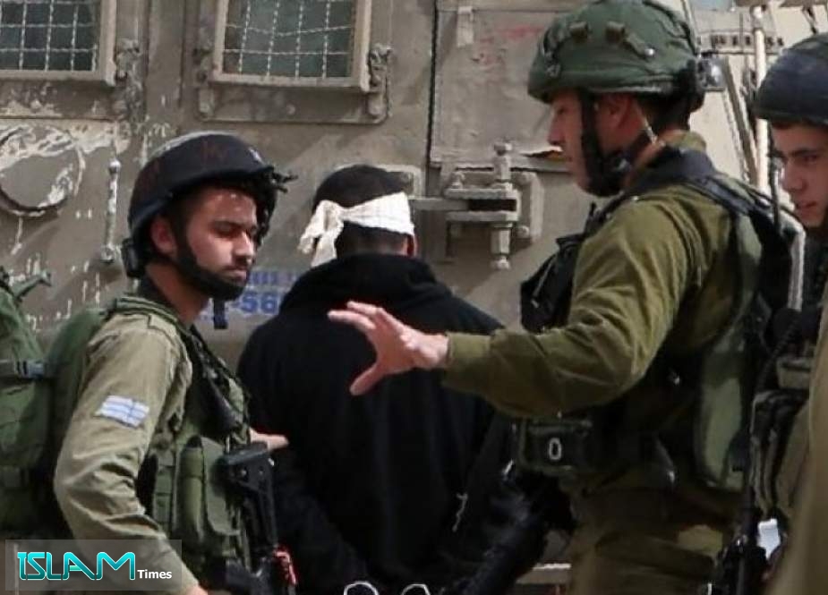 الاحتلال يعتقل صحفيا فلسطينيا على حاجز بيت حانون