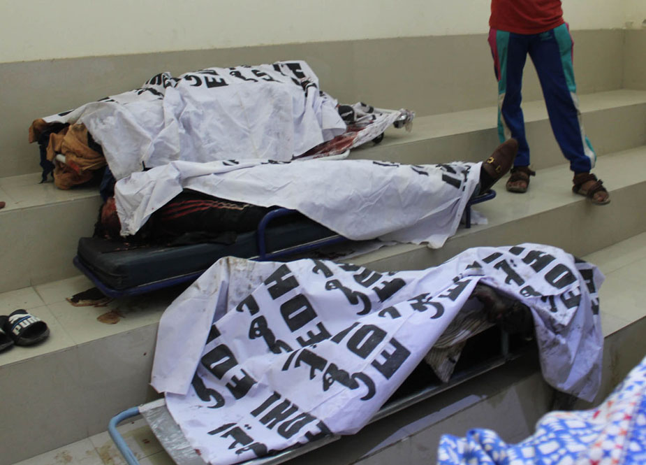 کراچی ایئرپورٹ کے قریب پی آئی اے کا طیارہ آبادی پر گر کر تباہ
