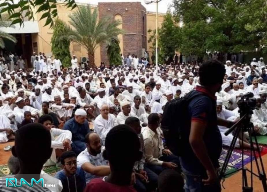 السودان يحظر صلاة عيد الفطر في المساجد