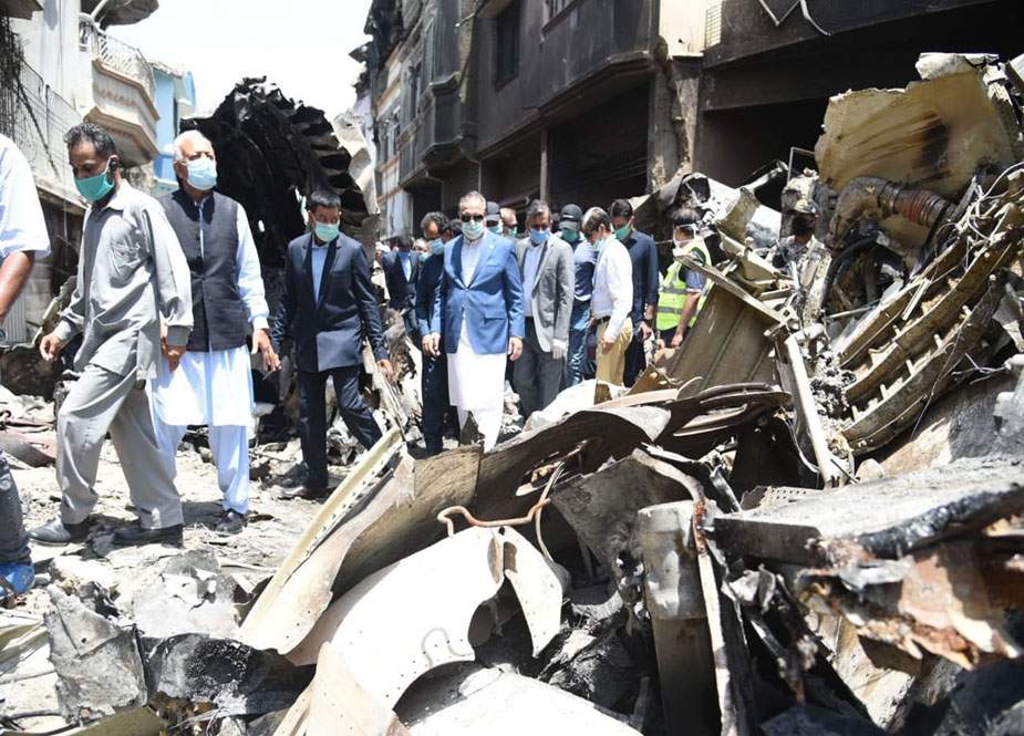 کراچی میں طیارہ حادثہ، وفاقی حکومت تباہ ہونے والے مکانات تعمیر کرے گی، غلام سرور خان