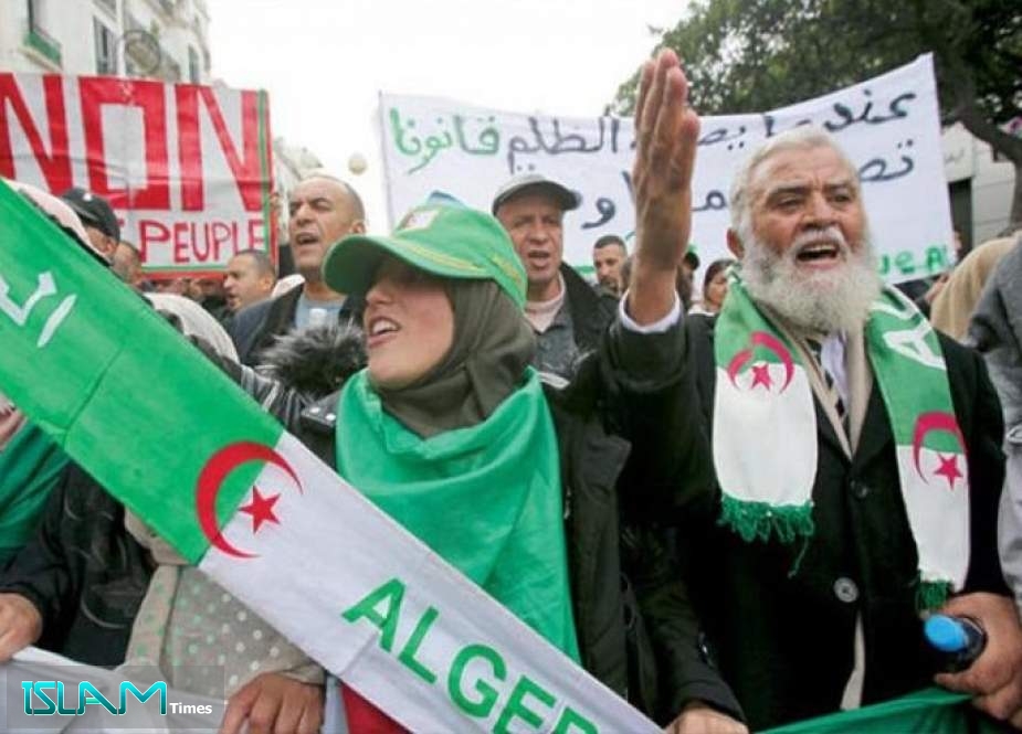 الجزائر.. مظاهرات متفرقة تضامنا مع معتقلي الحراك