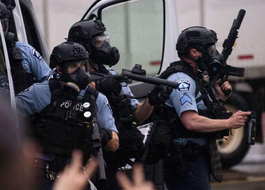 Zarif: Kekejaman Polisi AS Terhadap Orang Kulit Hitam Tidak Mengenal Batas