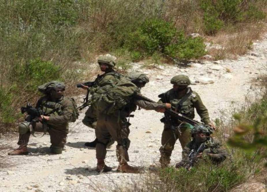 Israeli occupation forces at Khallat Al-Mahafer south of Adaisseh.jpg