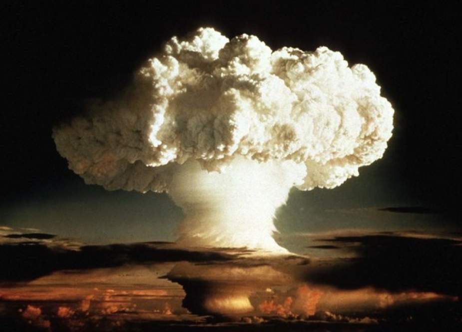Mushroom cloud of the first test of a hydrogen bomb, Ivy Mike.JPG