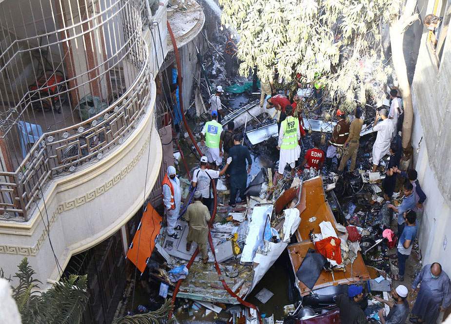 کراچی میں تباہ ہونے والے طیارے کا کاک پٹ وائس ریکارڈر مل گیا
