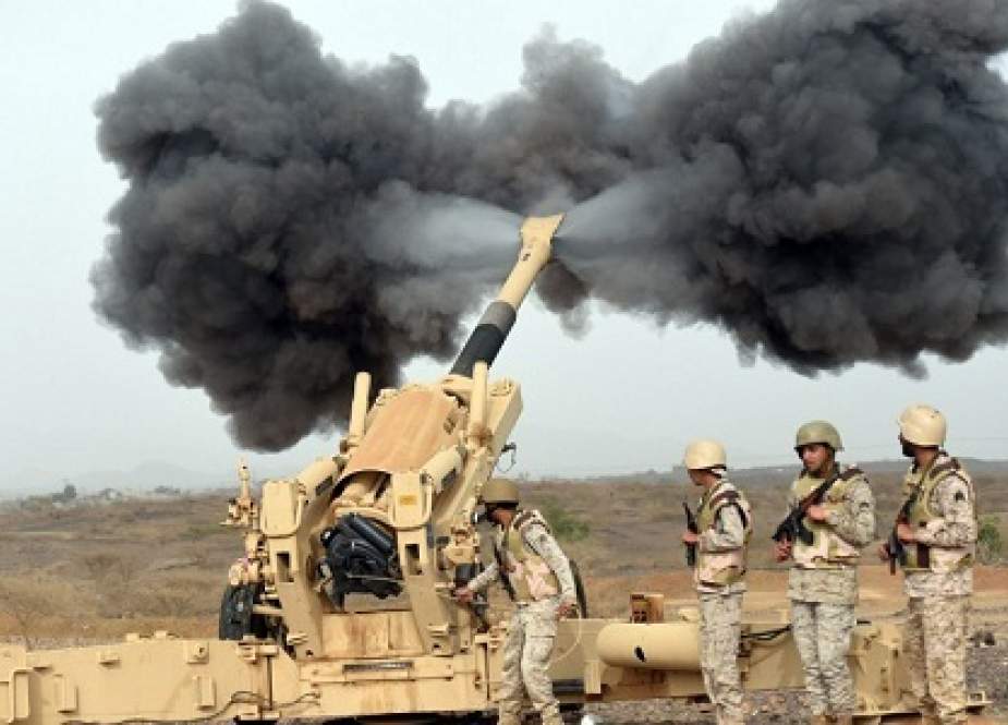 Saudi army artillery fire shells towards Yemen.jpg
