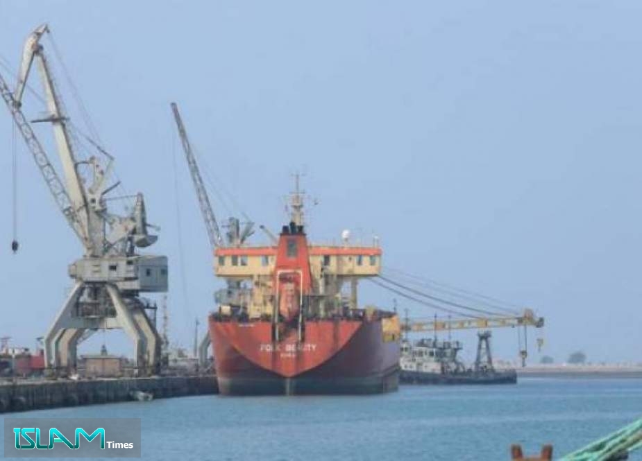 العدوان السعودي يواصل احتجاز 20 سفينة محملة بالمشتقات النفطية