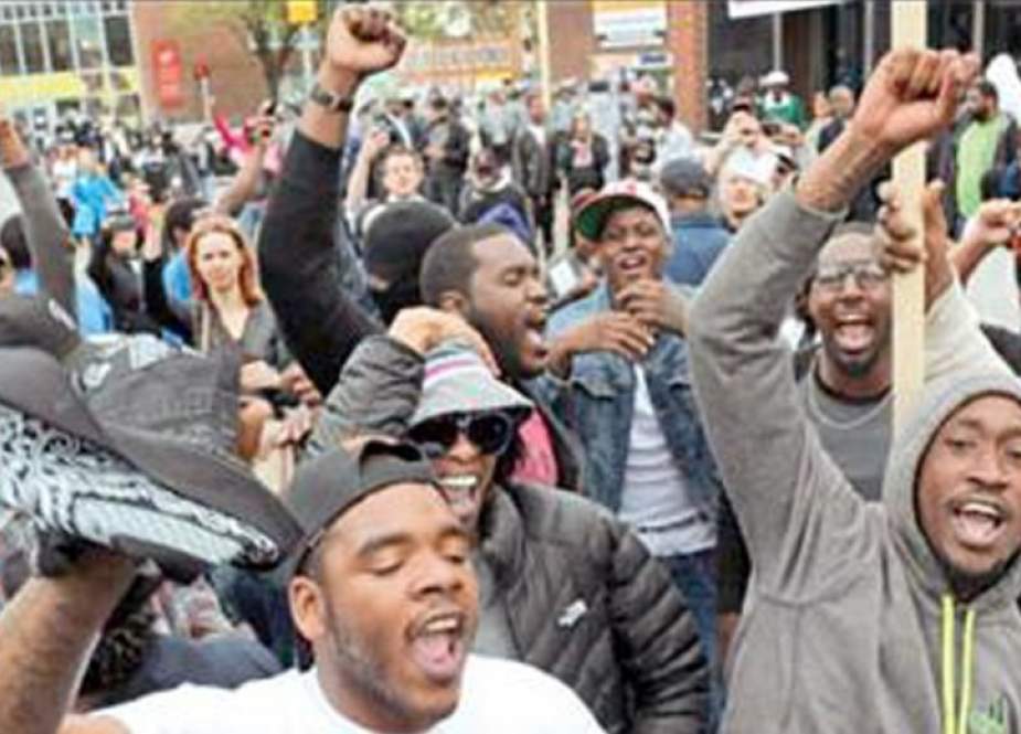 امریکہ میں تعصب کیخلاف پرتشدد مظاہرے شدت اختیار کر گئے ہیں