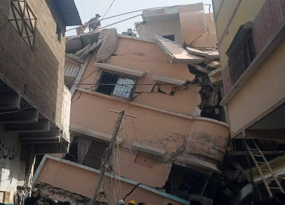 کراچی میں مزید کثیر المنزلہ عمارت گرنے کا خطرہ