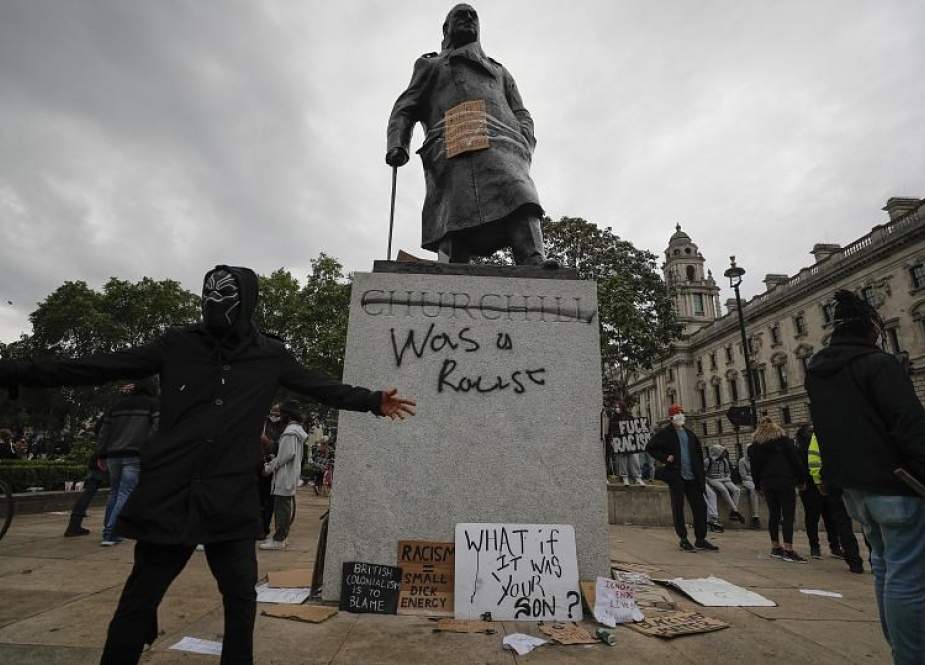 حمله اروپایی‌ها به نمادهای نژادپرستی