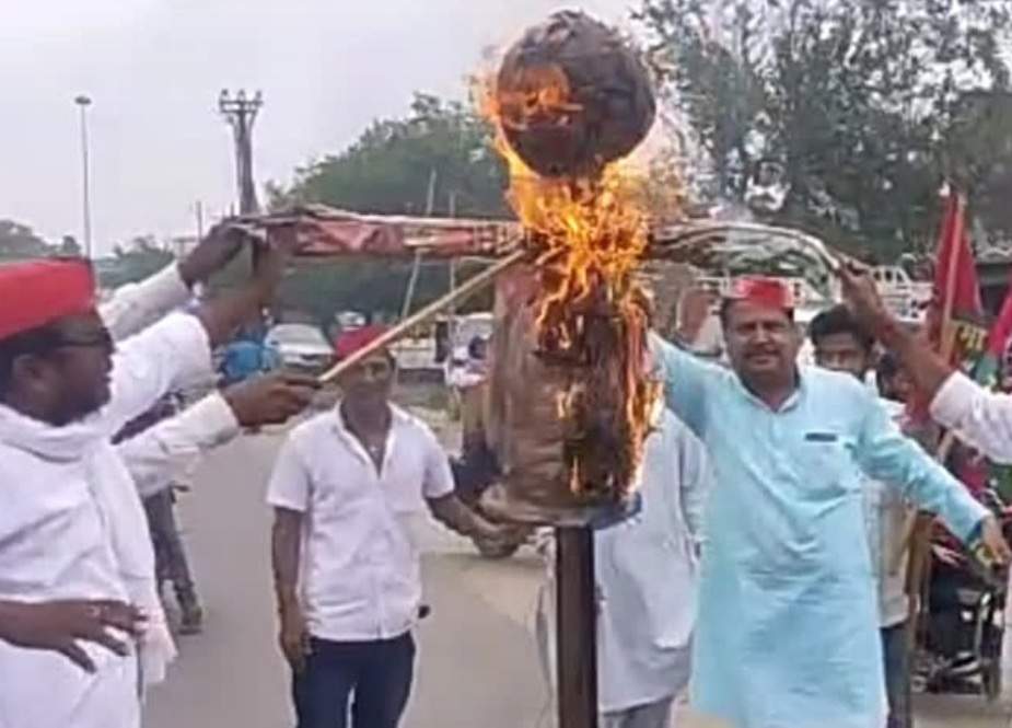 بھارت میں مودی کے پتلے نذر آتش ہونا شروع