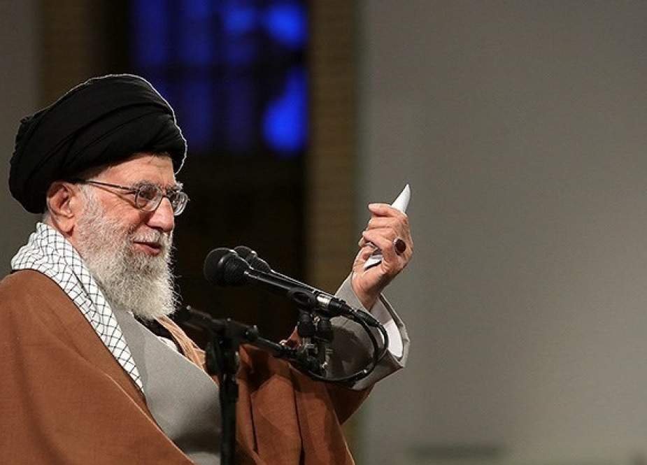 Imam Ali Khamenei Desak Investigasi Tragedi Klinik di Tehran
