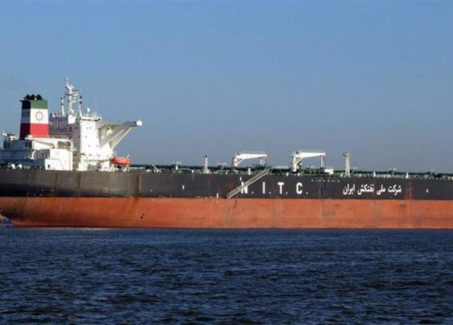 Iranian oil tanker in the Persian Gulf.jpg