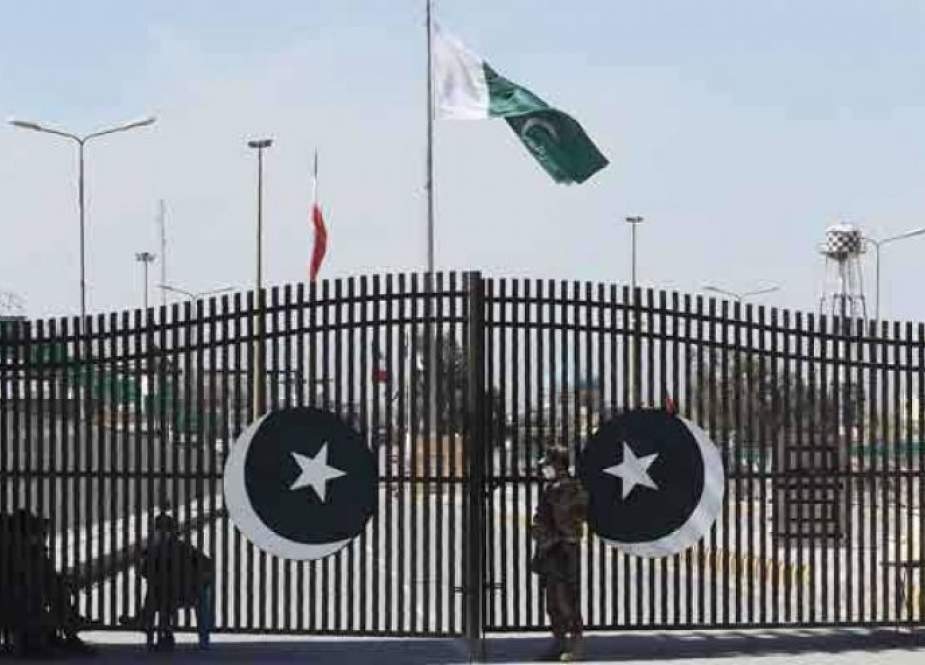 پاکستان 4 گذرگاه مرزی اش با ایران را بازگشایی می کند