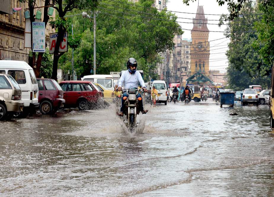 کراچی والے تیار ہوجائیں، اتوار کی رات موسلادھار بارش، اربن فلڈ کا خطرہ