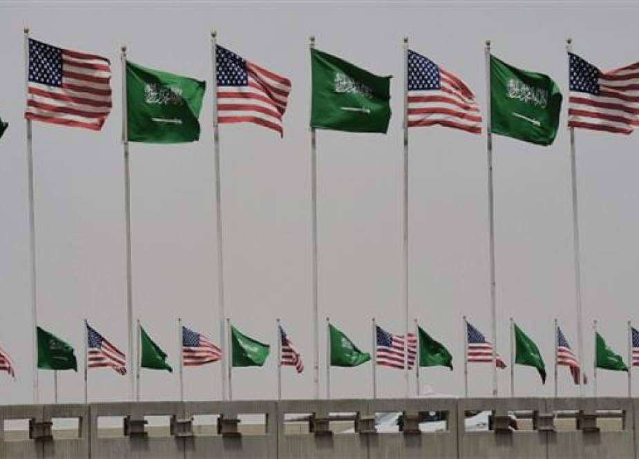 Saudi Arabia and US flags.jpg