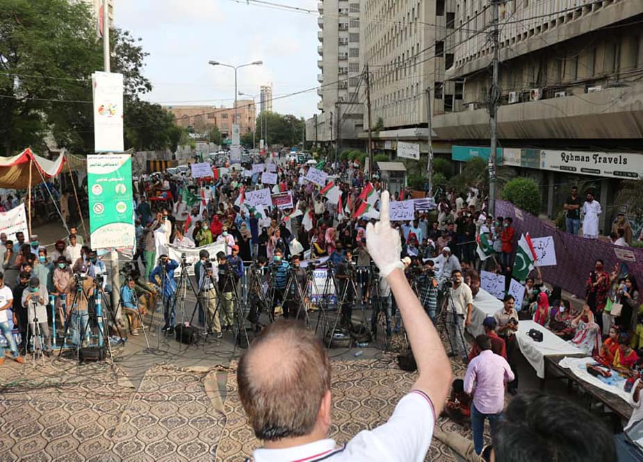 کراچی میں غیراعلانیہ لوڈشیڈنگ کیخلاف فاروق ستار کا کراچی پریس کلب کے باہر احتجاج