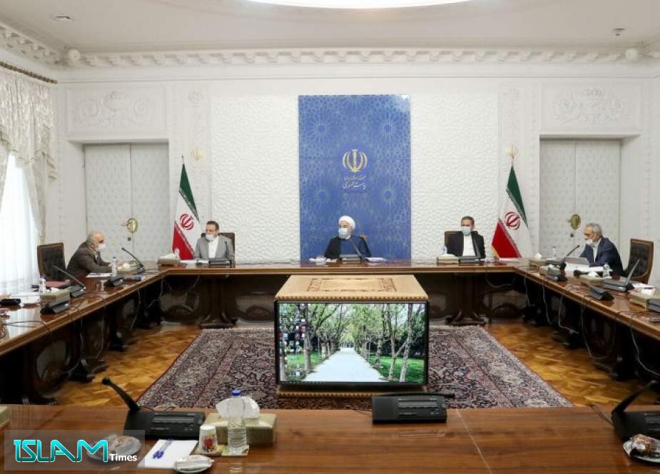 روحاني: سنضع حوافز خاصة للمصدرین الملتزمین بإعادة العملة الصعبة
