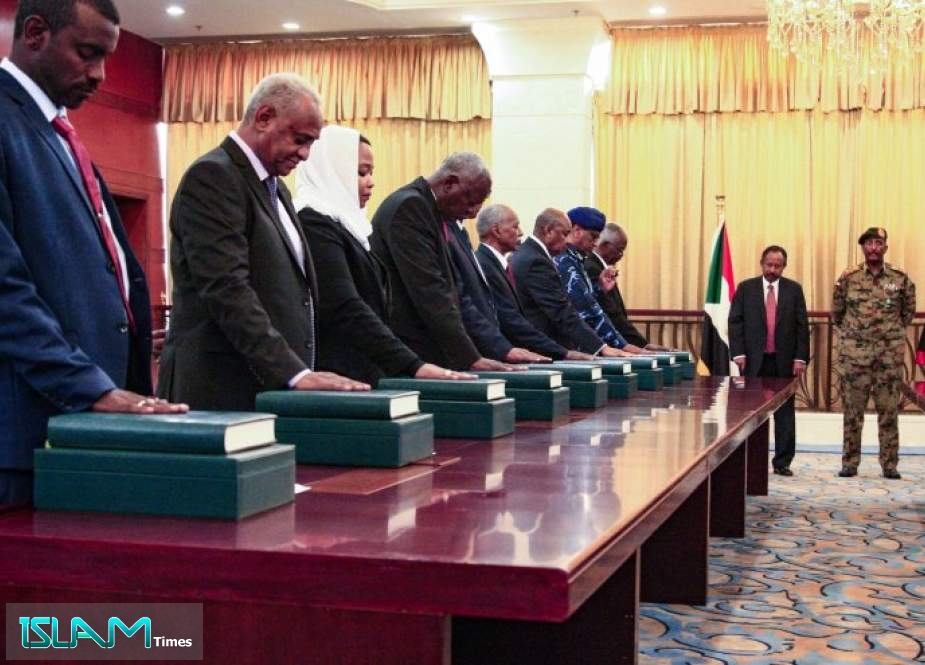 السودان.. استقالة جماعية مفاجئة لوزراء الحكومة