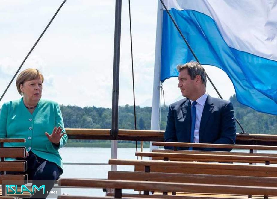 Merkel Refuses to Endorse Bavarian Premier as Successor