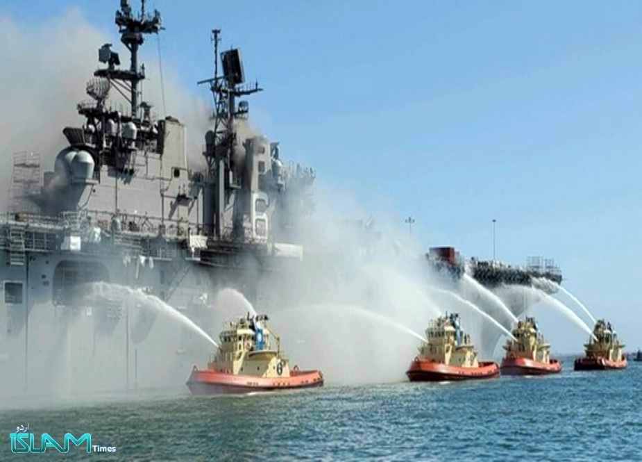 امریکی جنگی بحری بیڑہ تاحال آگ کی لپیٹ میں