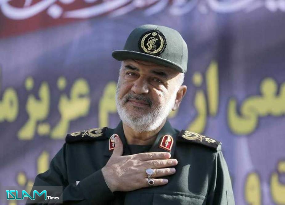 Salami Lauds IRGC’s Ground Force Airborne Division’s Self-sufficiency