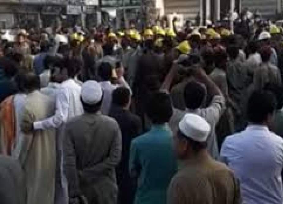 پشاور بی آر ٹی منصوبے کے مزدور 5 ماہ سے تنخواہ نہ ملنے پر سراپا احتجاج