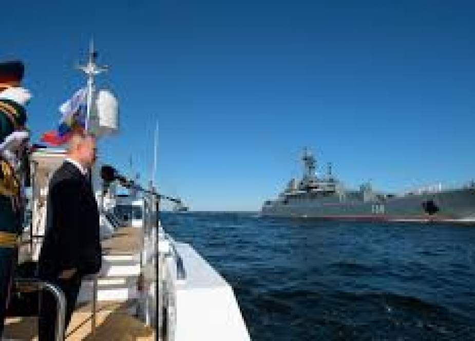Vladimir Putin di Russia Navy Day (Fox46).