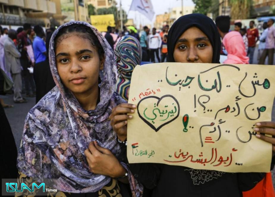 Women protest in Sudan