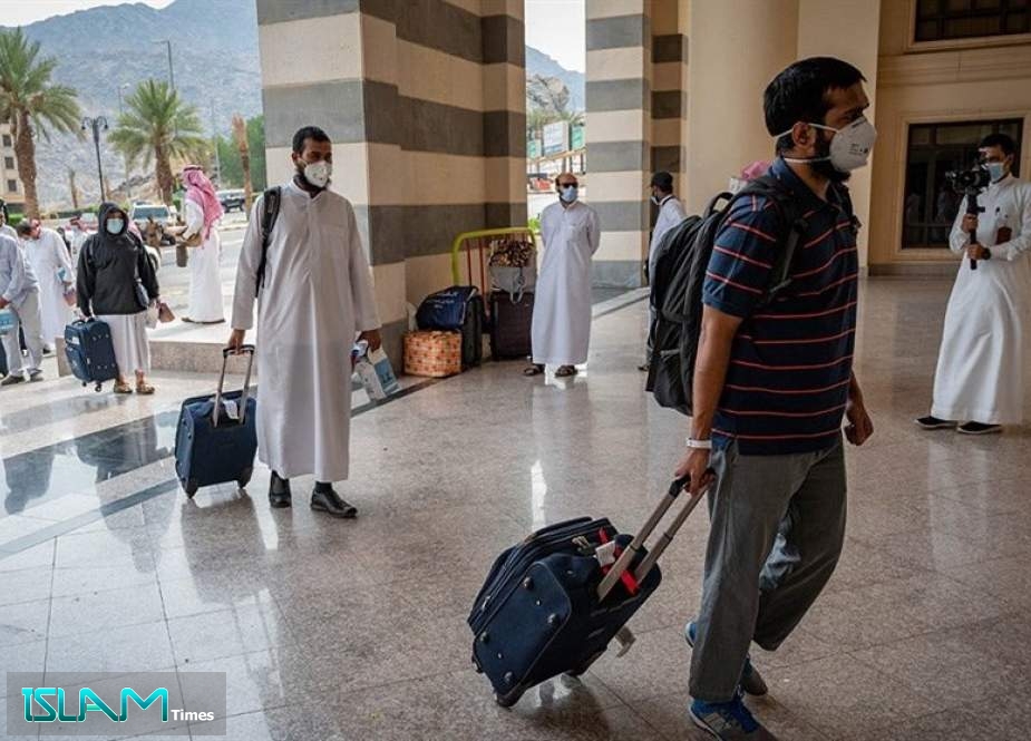 First Group of Hajj Pilgrims Arrive in Mecca
