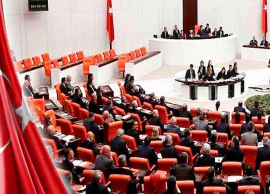 برلمان تركيا يقر قانونا مثيرا للجدل بشأن مواقع التواصل
