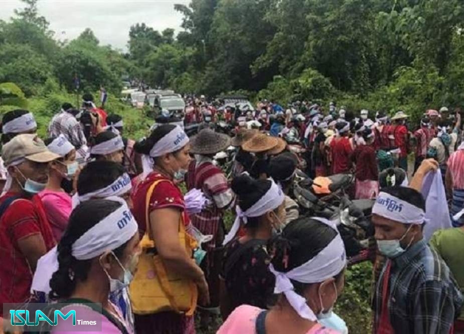 Thousands Protest Against Myanmar Army After Woman