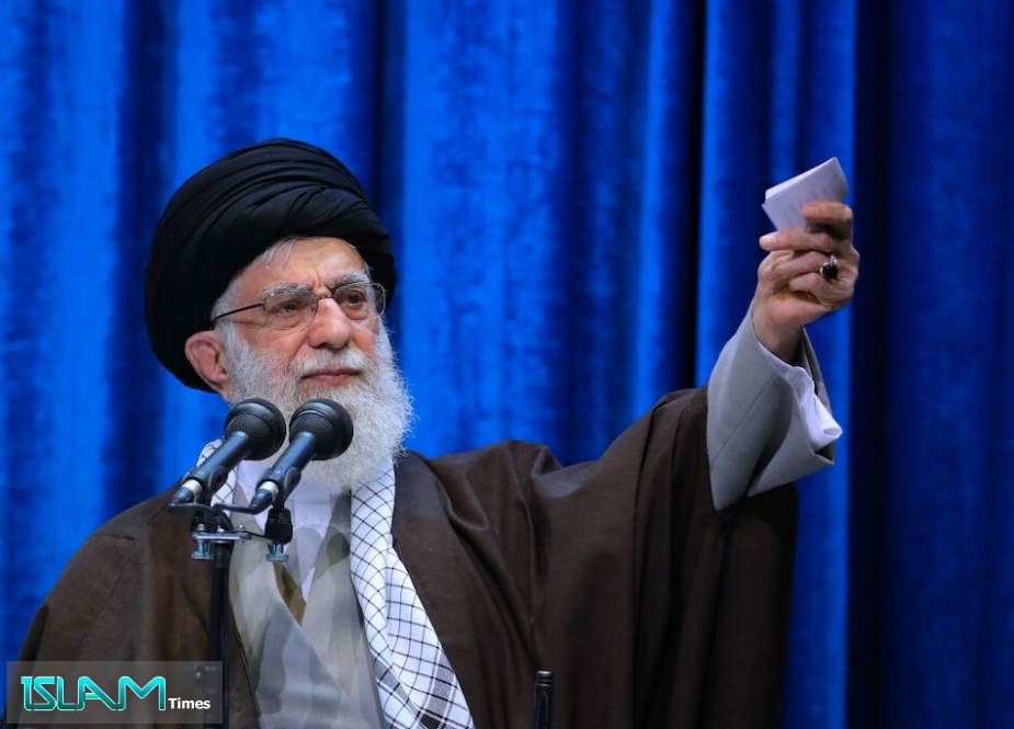 Ayatollah Khamenei: Islamic Unity Necessary to Stave Off Threats, Confront Enemies
