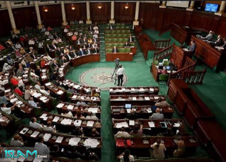 البرلمان التونسي يبدأ التصويت على سحب الثقة عن رئيسه