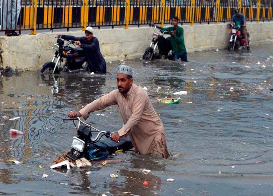 کراچی کے 3 بڑے نالوں کی صفائی کا کام ایف ڈبلیو او کے سپرد