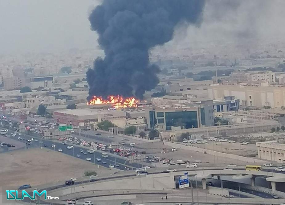 Huge Fire Breaks Out in Fruit Market in UAE’s Ajman