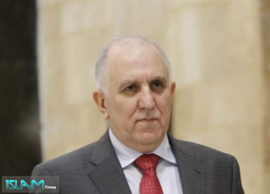 وزير الداخلية اللبناني يلوّح بالاستقالة