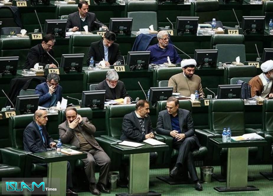 البرلمان الإيراني يعقد غدا جلسة لمنح الثقة لوزير الصناعة المقترح