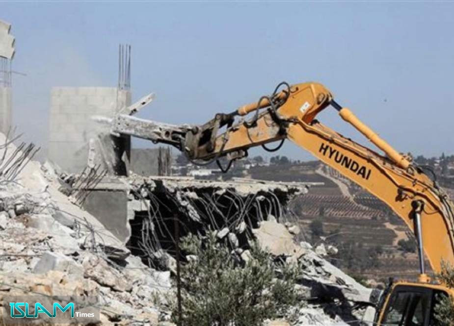‘Israeli’ Bulldozers Demolish Houses of Palestinians in Silwan, Occupied Al-Quds