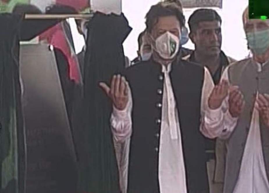 وزیراعظم عمران خان نے بی آر ٹی منصوبے کا افتتاح کر دیا
