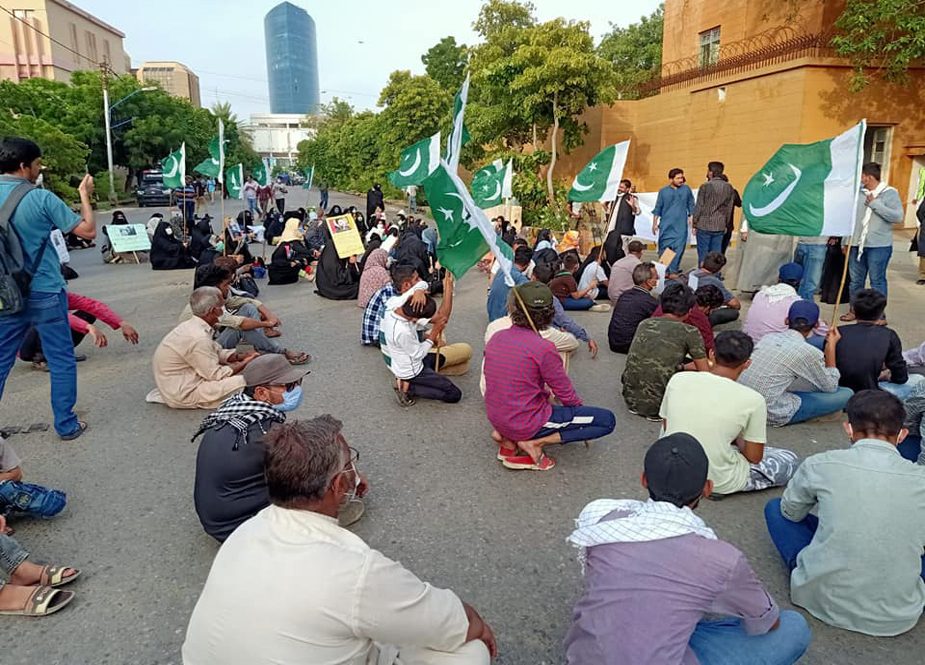 کراچی، جوائنٹ ایکشن کمیٹی فار شیعہ مسنگ پرسنز کا گورنر ہاؤس کے مرکزی دروازے پر احتجاج