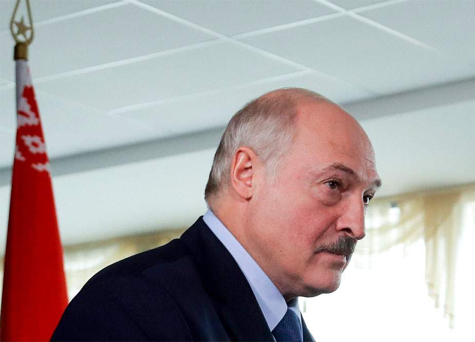 Lukaşenkodan "getməmək" üçün maraqlı səbəb
