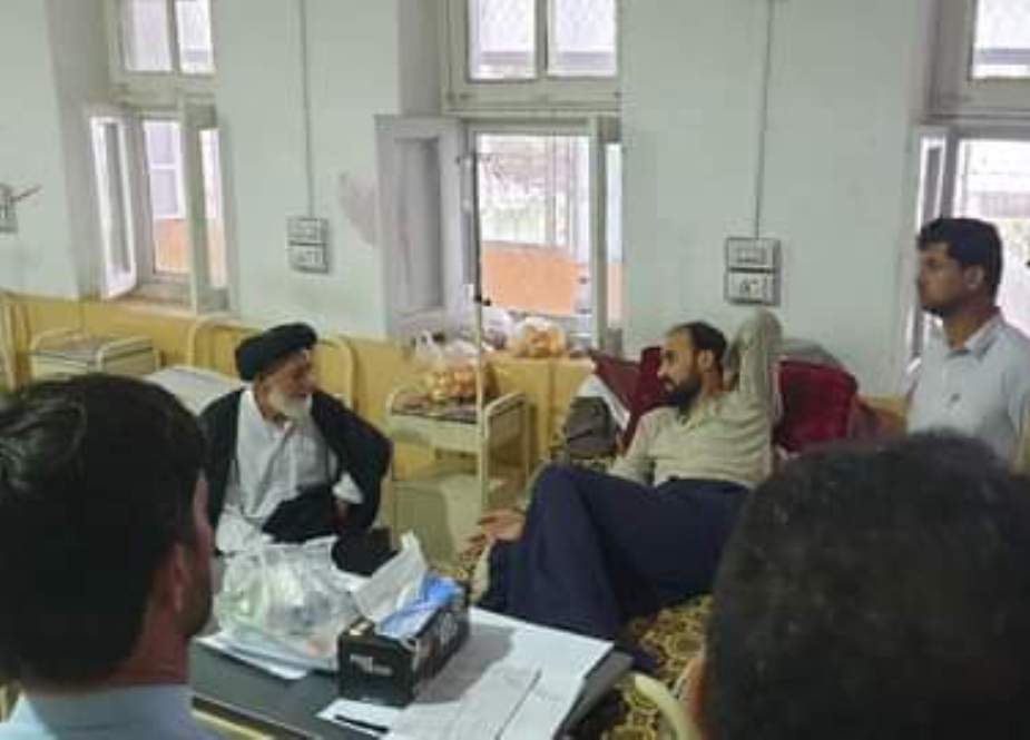 پاراچنار، علامہ عابد الحسینی کی ہسپتال میں زیرعلاج مولانا مزمل حسین کی عیادت