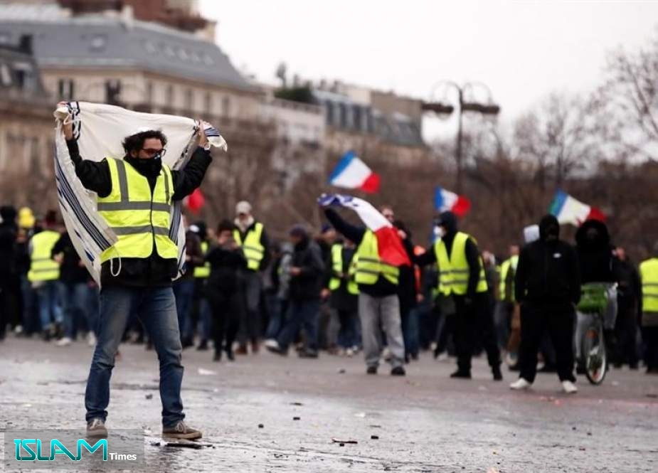 Anti-Macron Protesters March in Paris for New Round of Demonstrations
