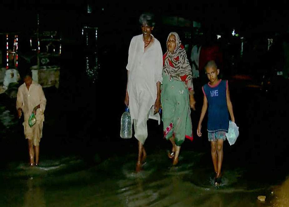 کراچی، نکاسی آب نہ ہونے کے باعث سرجانی ٹاؤن سے نقل مکانی شروع
