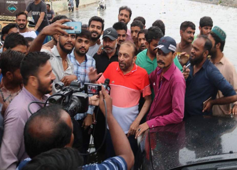 کراچی میں بارش سے متاثرہ علاقوں کو آفت زدہ قرار دیا جائے، فاروق ستار