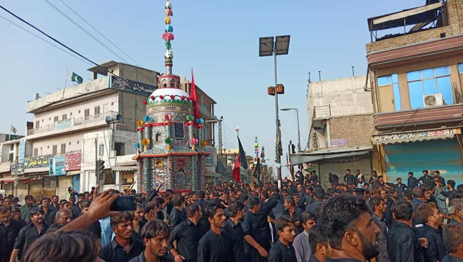 ڈیرہ اسماعیل خان میں یوم عاشورہ کے جلوسوں کے تصویری مناظر