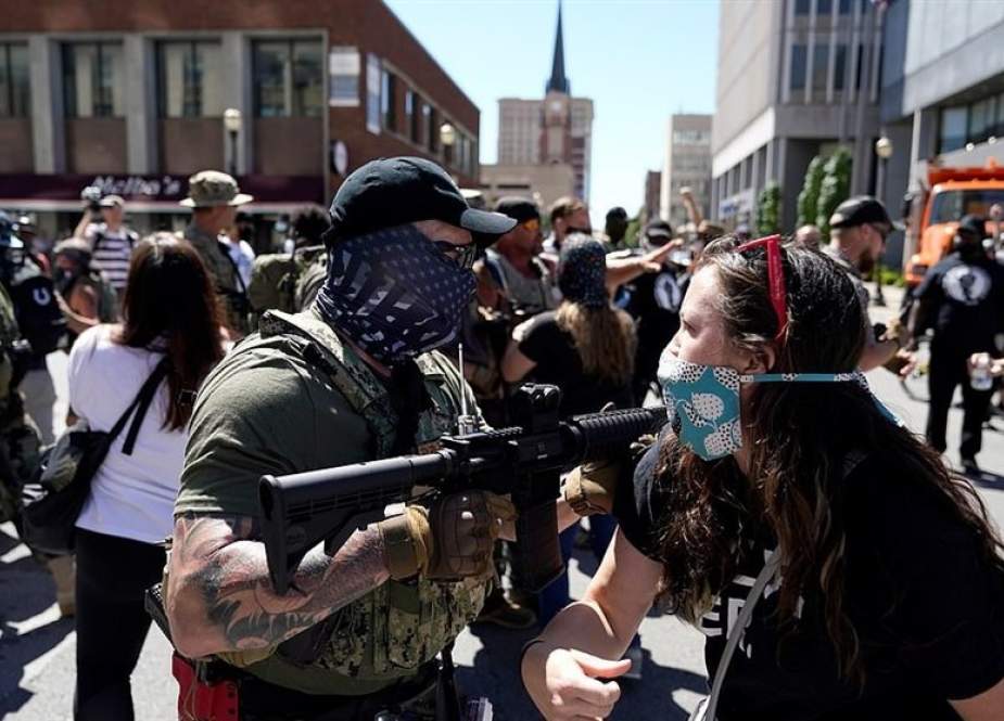 رژه مسلحانه هواداران و مخالفان ترامپ شهرهای آمریکا به پادگان نظامی تبدیل ‌شد