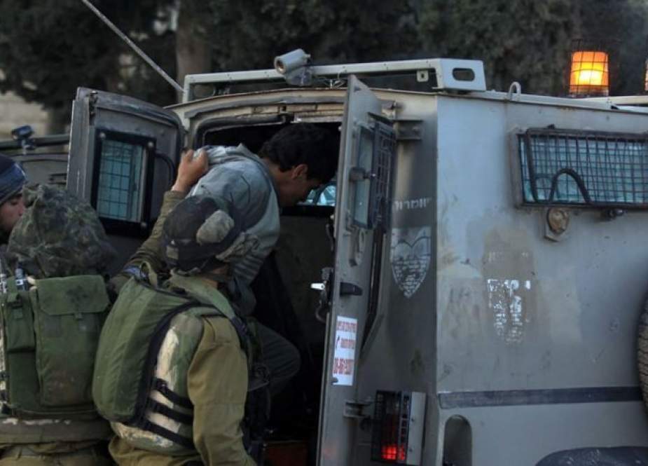 الاحتلال اعتقل 297 فلسطينيا بينهم 12 طفلا خلال آب المنصرم