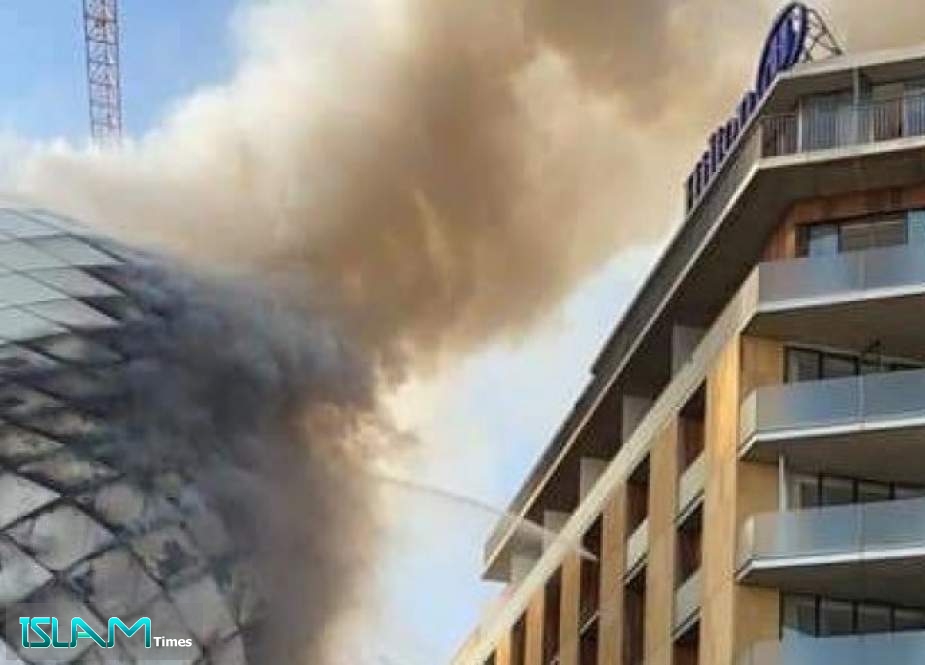 الدفاع المدني اللبناني: تمت السيطرة على حريق وسط بيروت